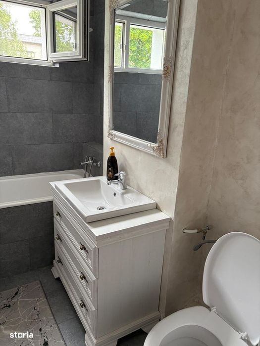 De vanzare apartament cu 3 camere, complet mobilat și utilat