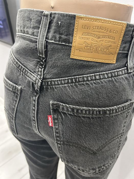 Джинсы Levis 24 размер