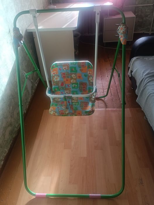 Продам детскую качелю