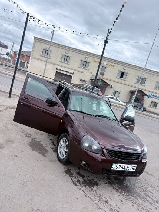 Продам машину приора уневерсал