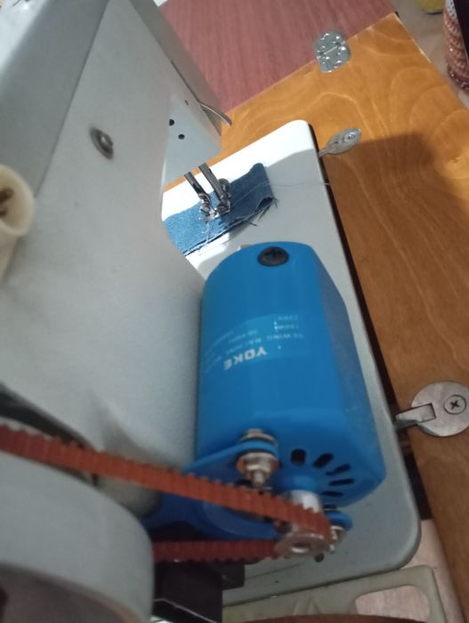 Машинка швейная Чайка.