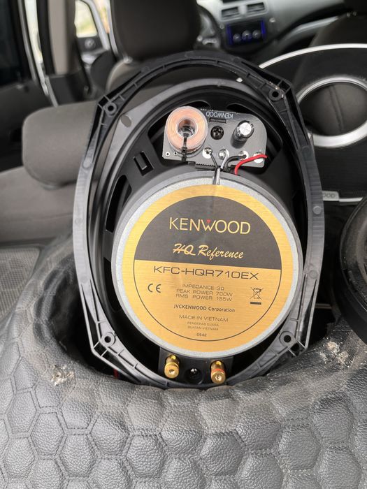 Kenwood  sotiladi