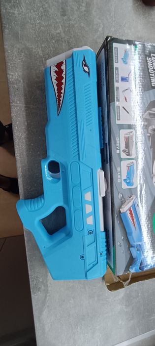 Pistol cu apa electric