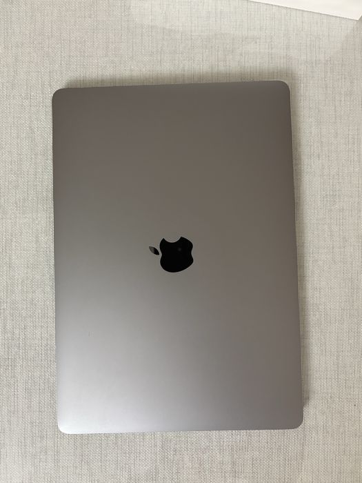 Продам Apple MacBook Air (M1, 2020)