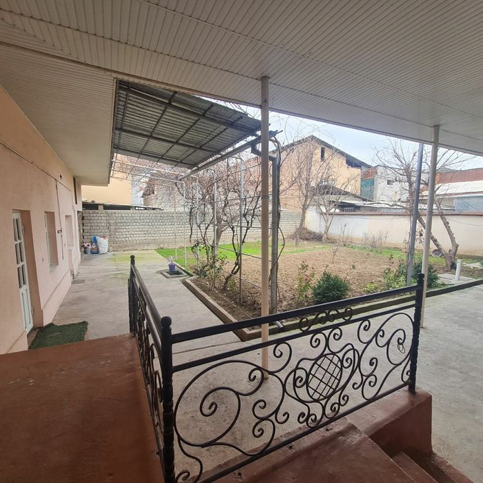 Сотилади ховли Сабзавот махаллада