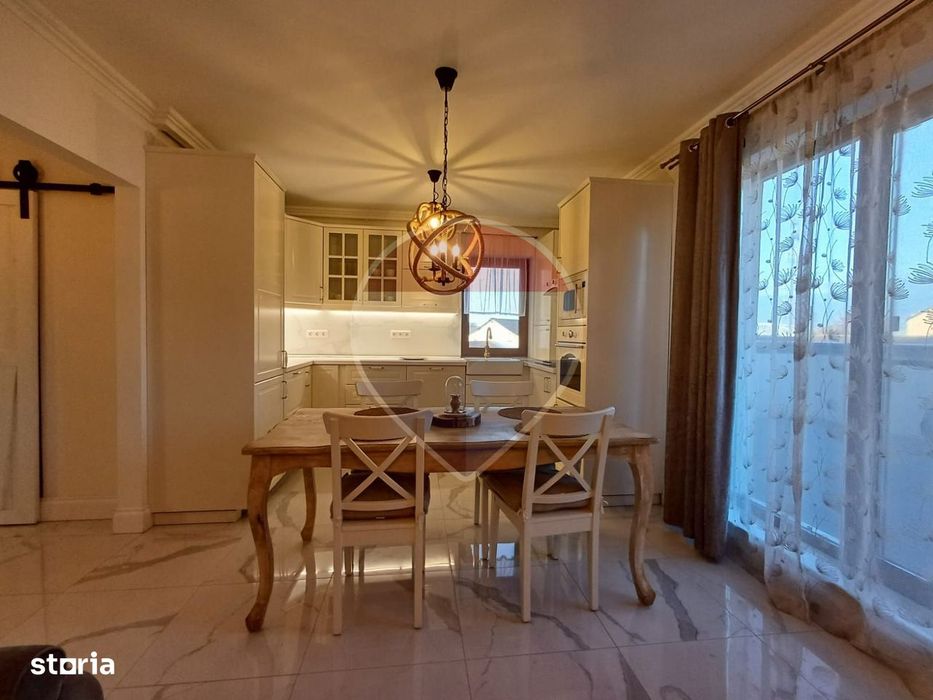 Apartament cu 3 camere de închiriat în zona Piata Cluj