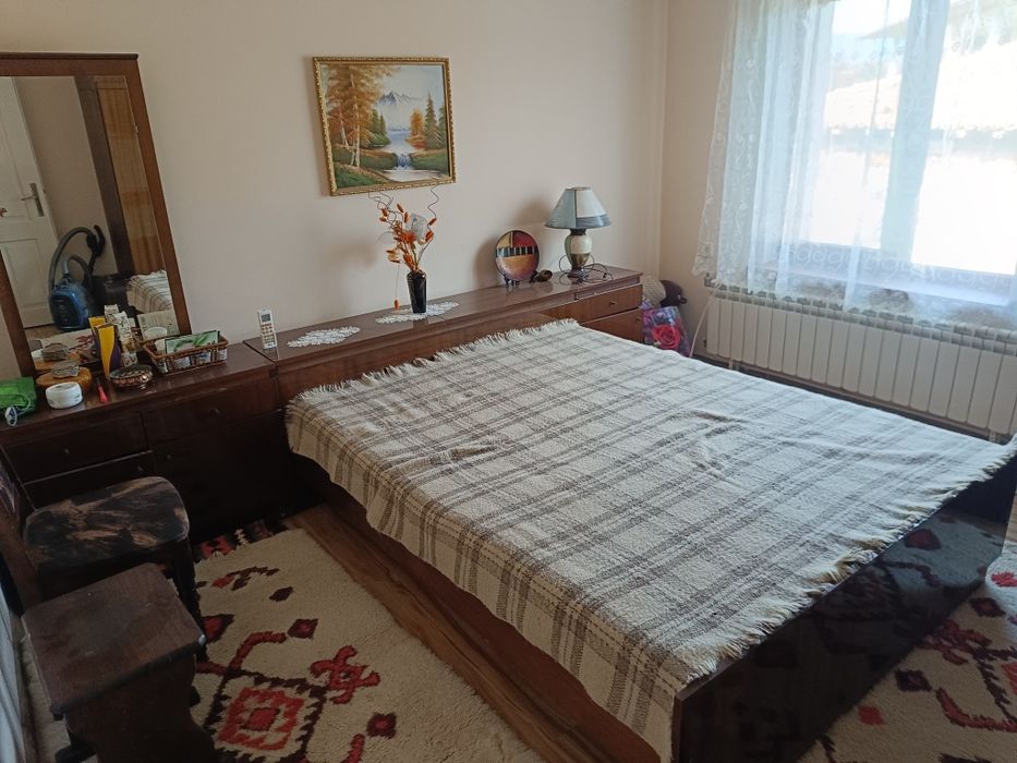 Комплект спалня  и приста персон и половина с ракла и матрак с подарък шкафове