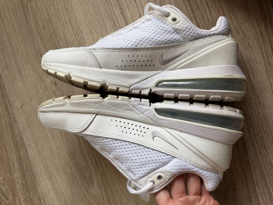 Бели маратонки Nike