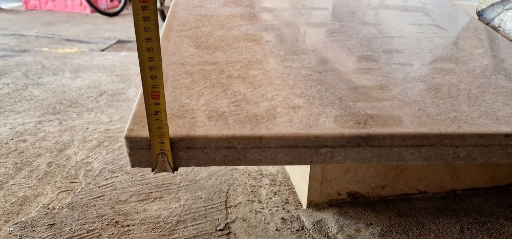 Продавам кухненски мраморен плот, с алпака корито.