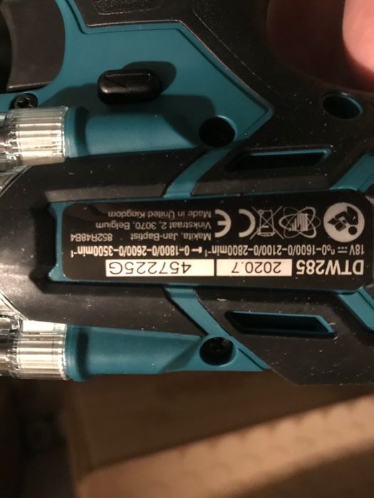 Makita Акумулаторен Ударен Гайковерт DTW285Z  1/2 18V 280-400Nm