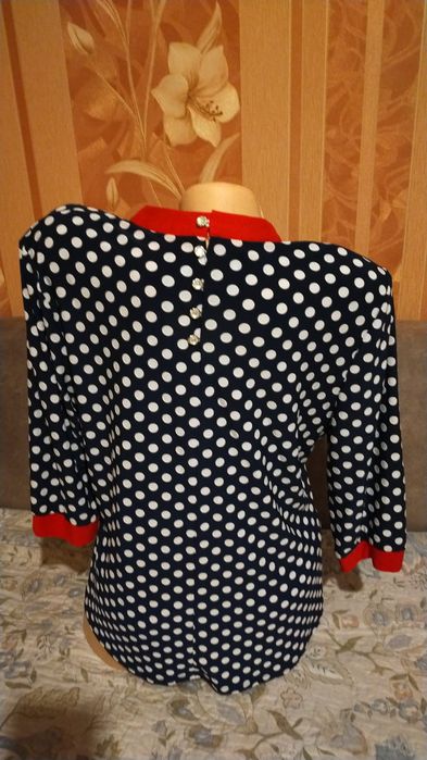 Продам женские кофточки