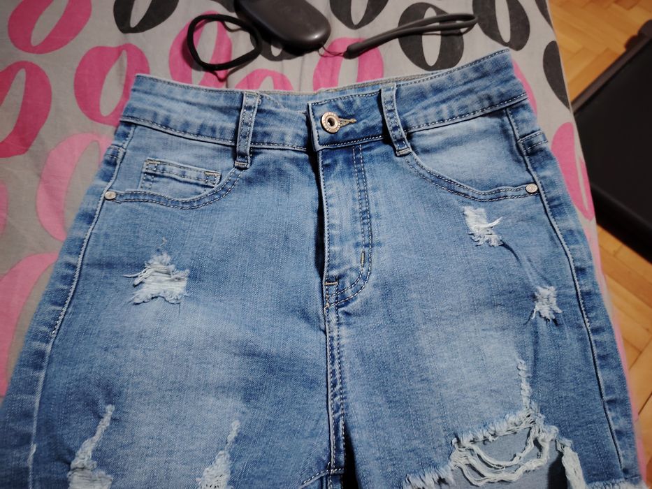 Къси модерни дънкови панталонки