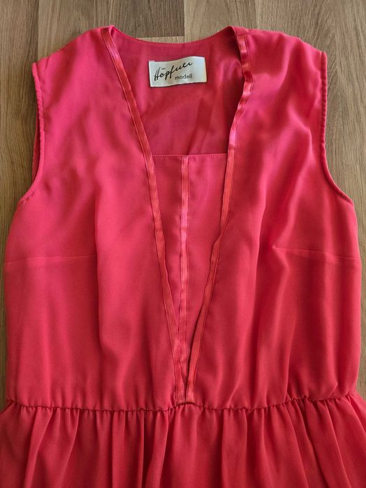 Розова дълга рокля