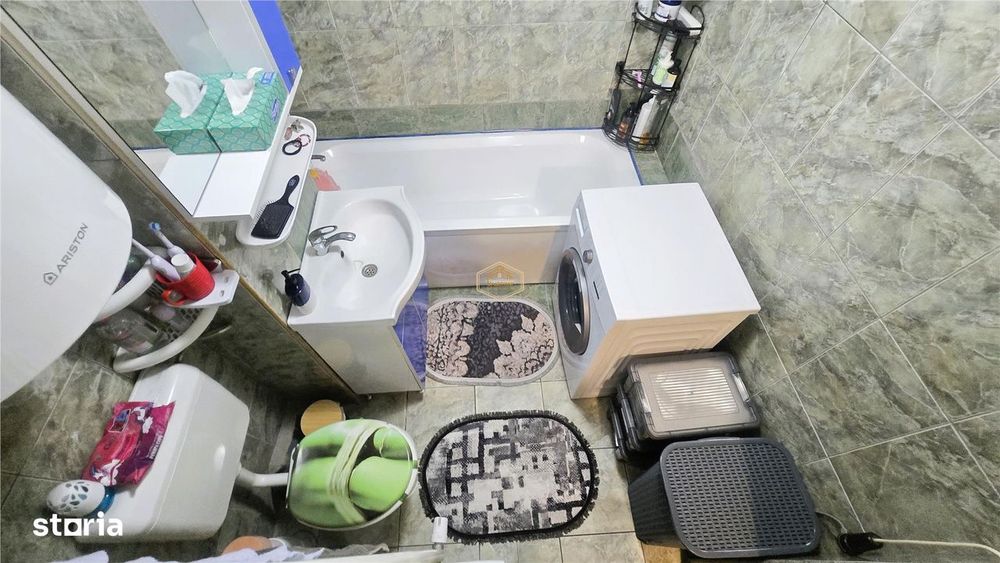 Etaj II | Apartament decomandat cu 2 camere in Livada