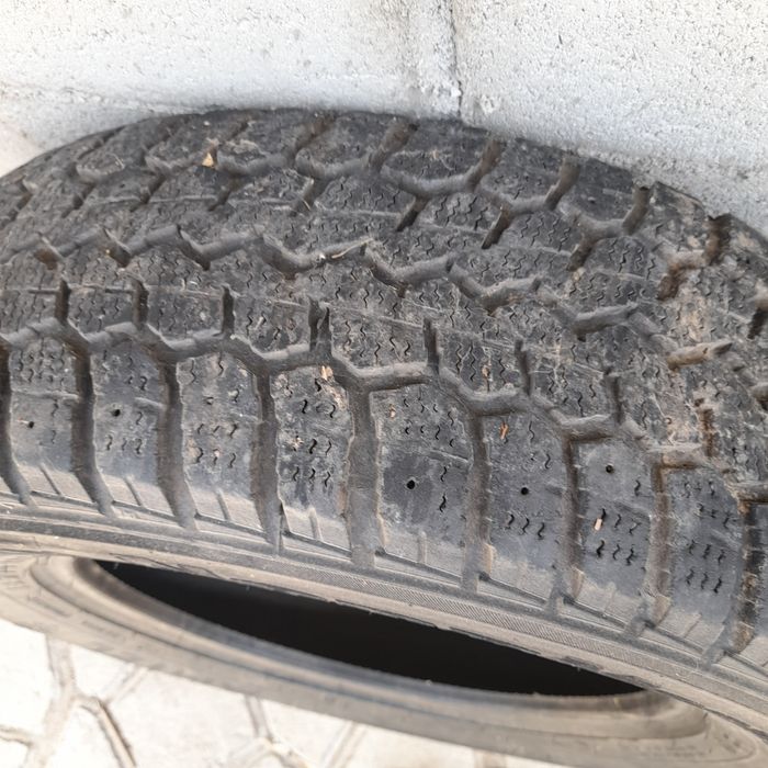 Тойота каринаға дөңгелек