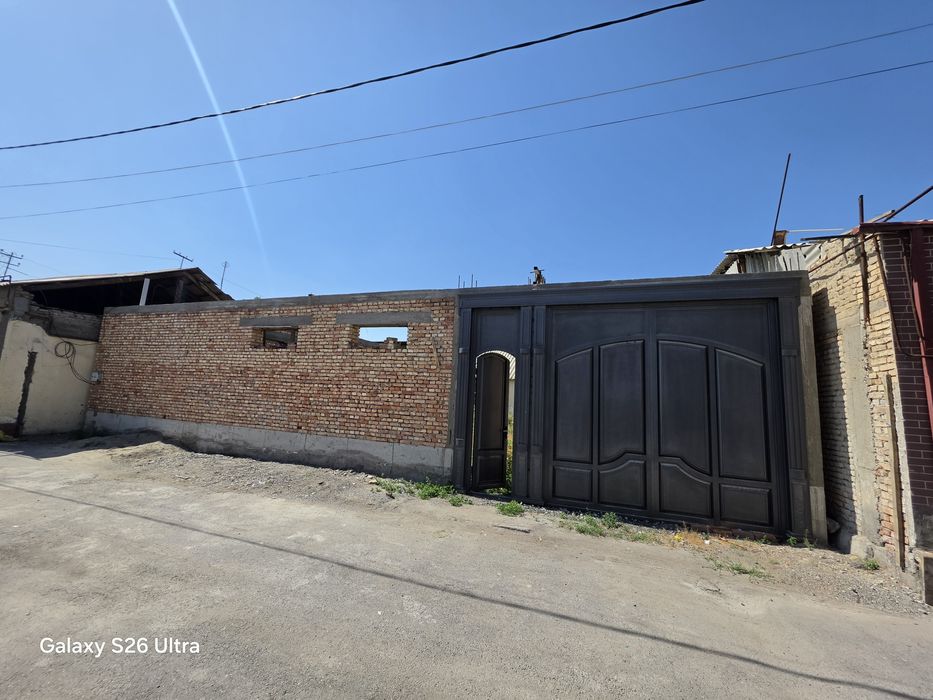 Xovli uy sotiladi xafiza masjid oldida