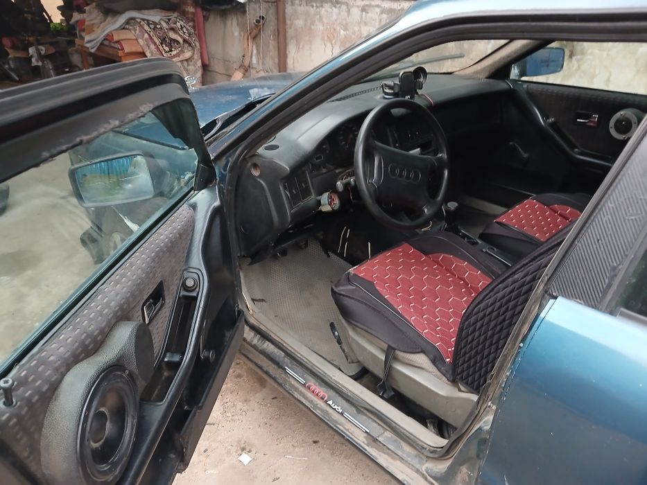 Продам Ауди 80 Б4 1993год