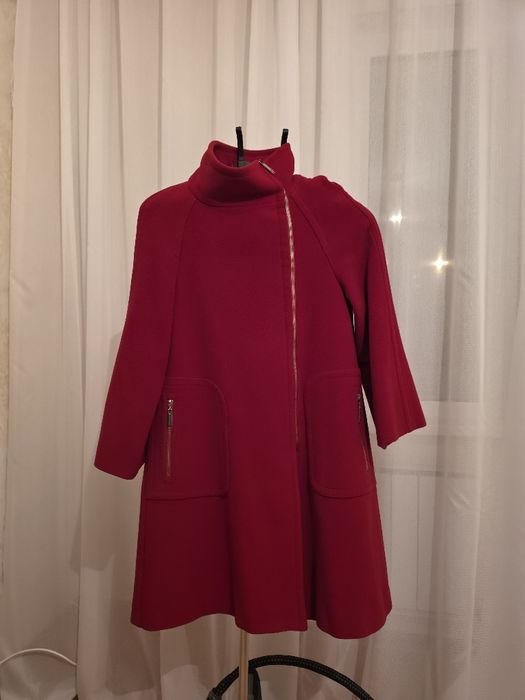 Продам красное польто