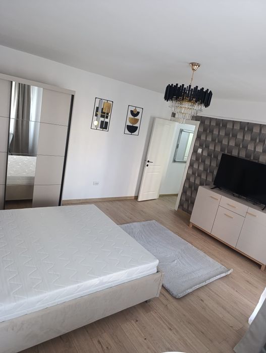 Închiriez garsoniera Craiovița Noua