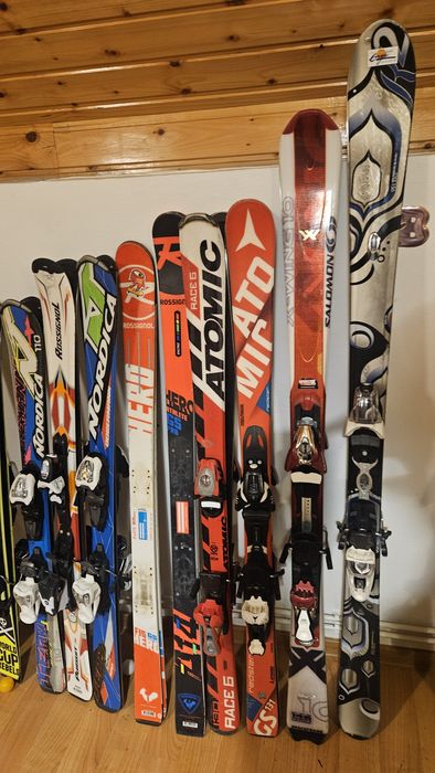 Vând schiuri între 70 si 160 cm + clăpari +bețe copii