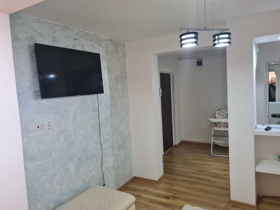 Vand apartament 3 camere decomandat