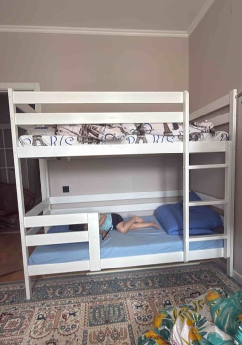 Двухъярусная кровать