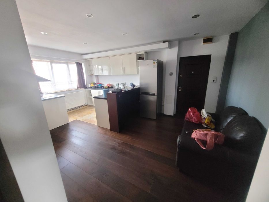 Apartament cu două camere de inchiriat zona de sus