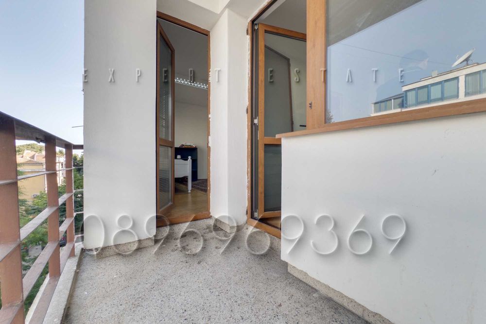 Продава се Четиристаен апартамент в Варна, Централна поща - 110 кв.м за 1910 €/кв.м - Снимка #8