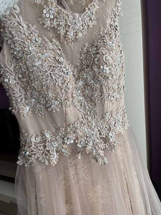 Вечернее платье