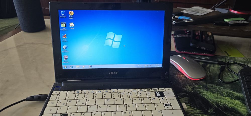 Acer Aspire One AOD255E – Windows 7 Starter, Intel Atom N455, 2GB RAM, 250GB HDD