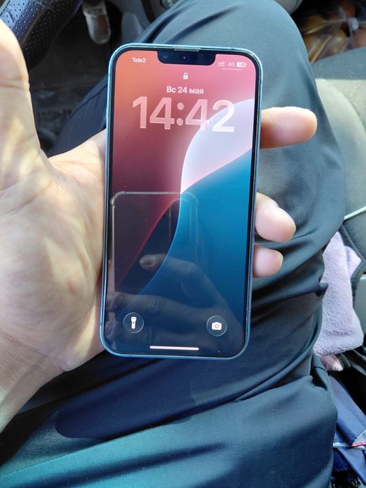 Обменяю iPhone 13 256 GB на iPhone классом выше.