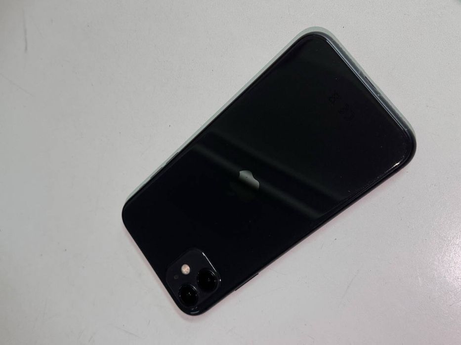 Продам айфон 11 на 128гб