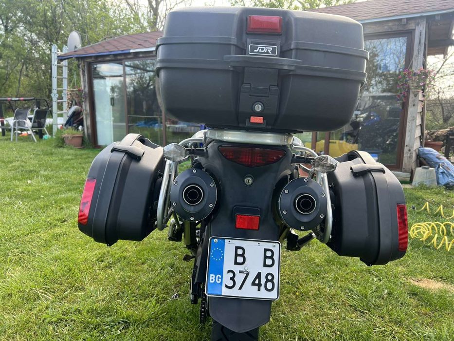 Suzuki V-Stron 1000