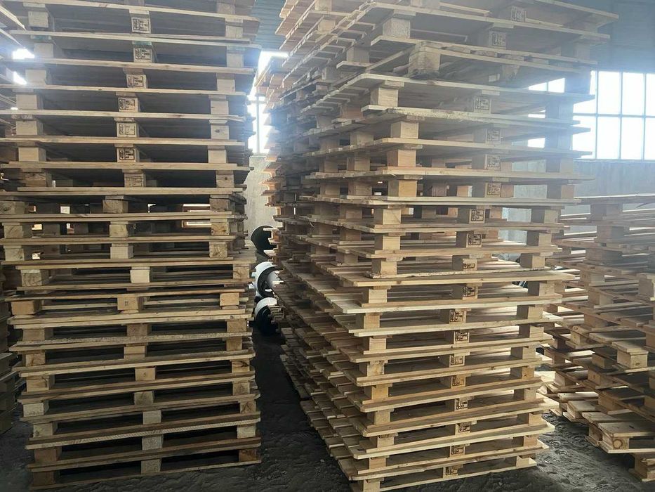 ПРОДАМ ПАЛЛЕТЫ. размер 1100 мм на  1300 мм.