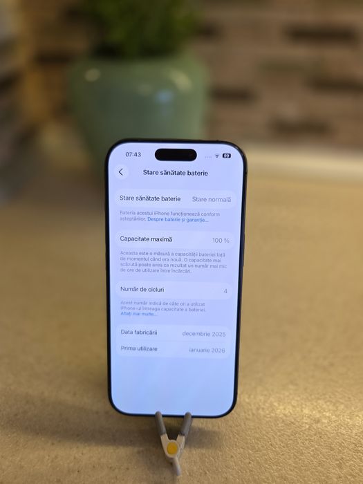 iPhone 17, 256GB, 100% baterie, 4 cicluri  încărcare