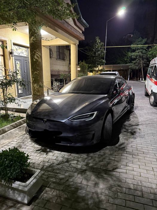 В продаже Tesla model S