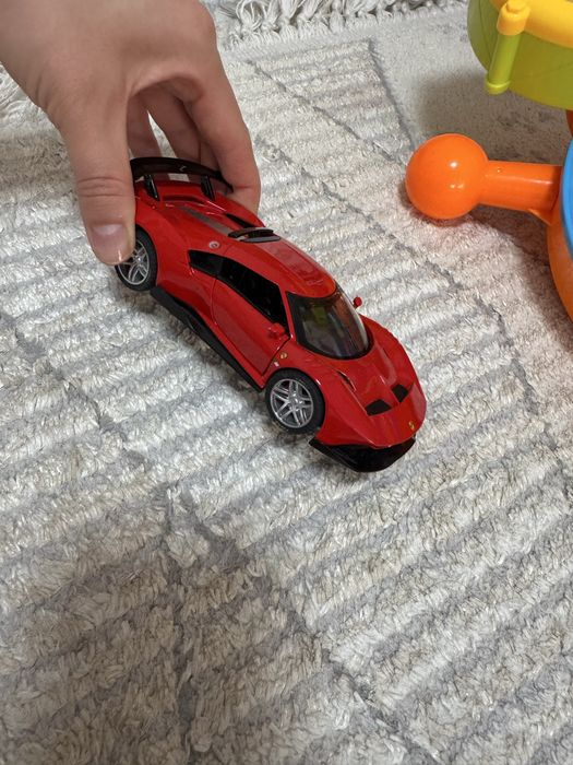 Продам машинки в хорошем состоянии