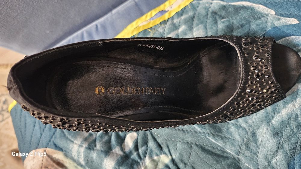 Продам почти новые туфли