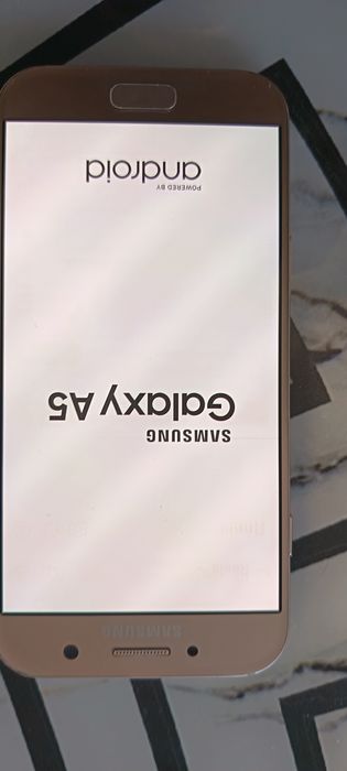 Vînd aceste 2 telefoane j6.  și a5