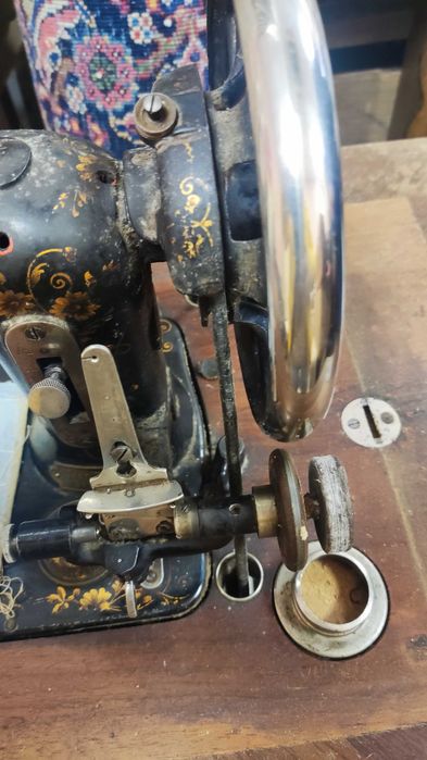 Антична шевна машина VICTORIA