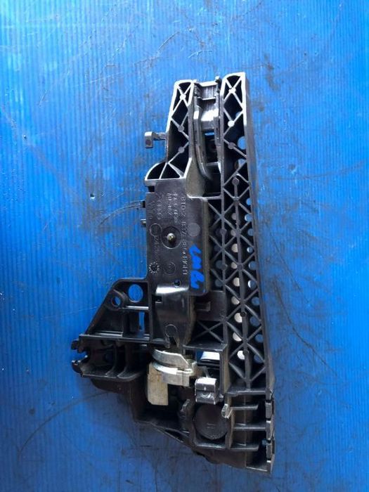 maner usa dreapta fata audi a4 b8