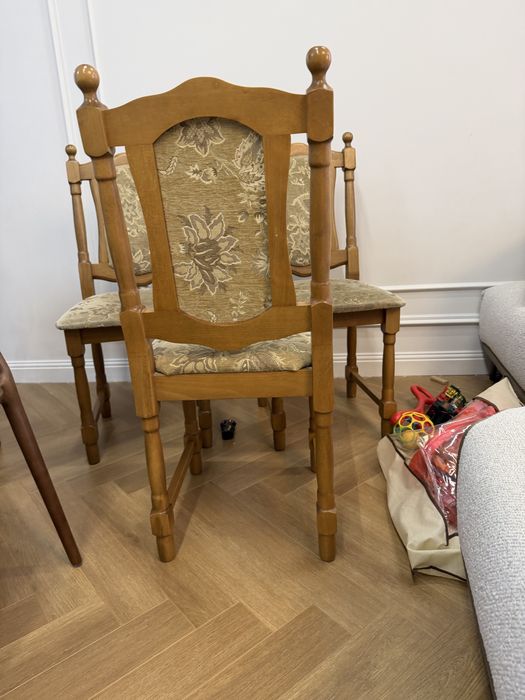 Стол и 10 стульев