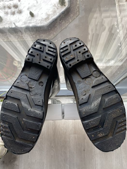 Продаю резиновые сапоги