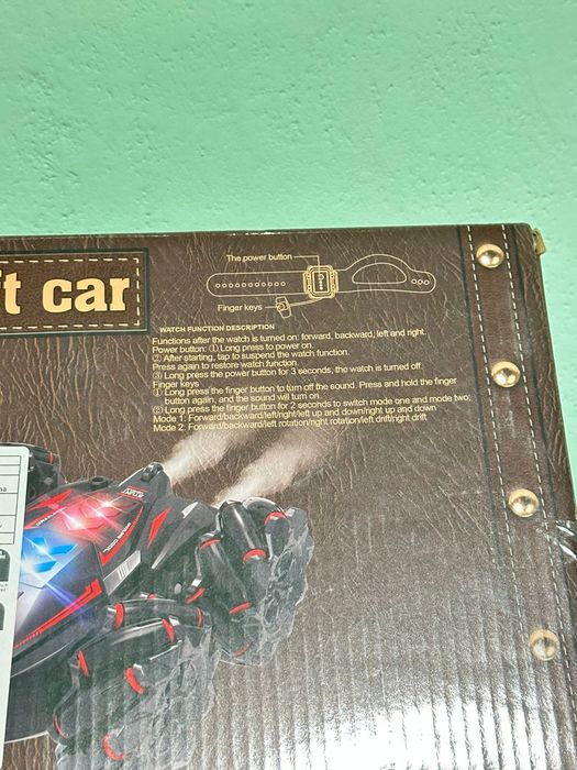 Mașinuță cu telecomanda /gesturi