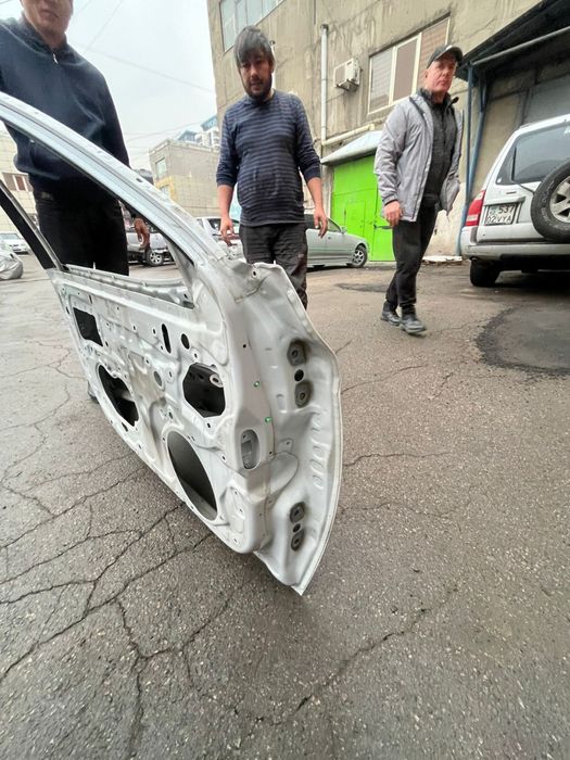 Дверь на камри 70