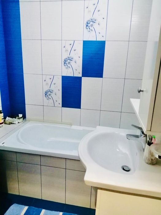 Închiriez apartament