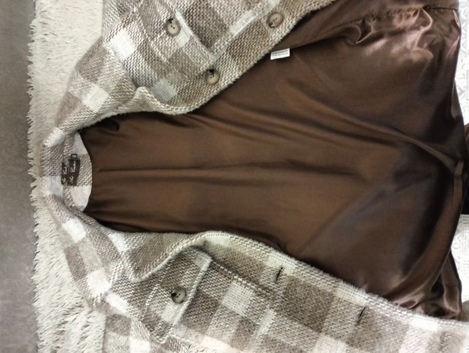 Пальто в клетку 42р