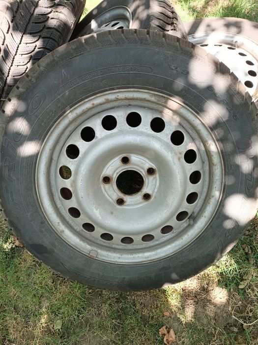 Зимни гуми 195/65R15