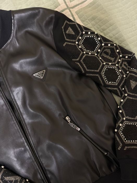 Кожаный бомбер.