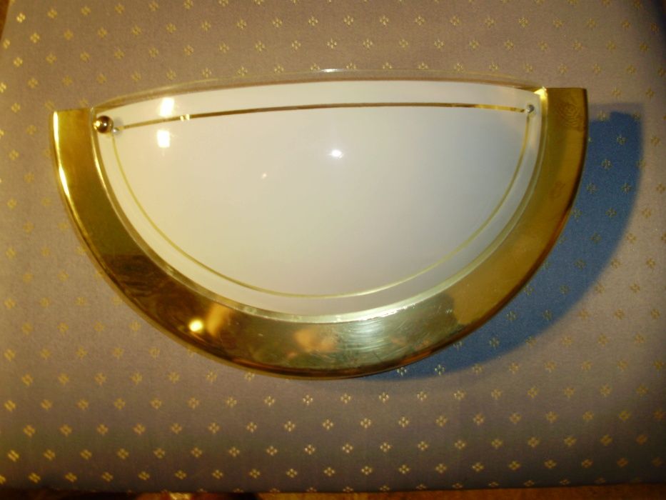 Плафониери и аплици